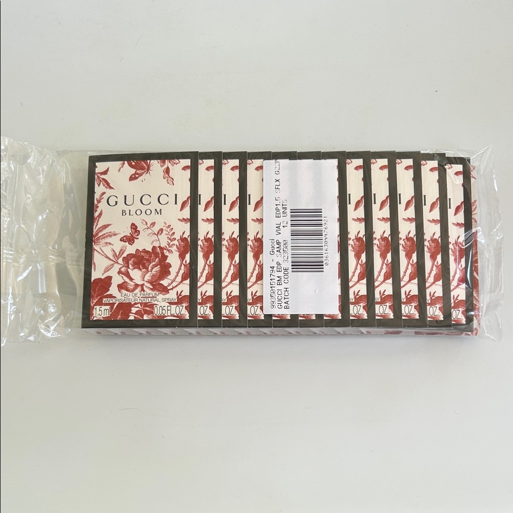 Sleeve of 12 Gucci Bloom Luxury Fragrance 1.5 ml Sample Spray Vials NWT - Picture 1 of 3